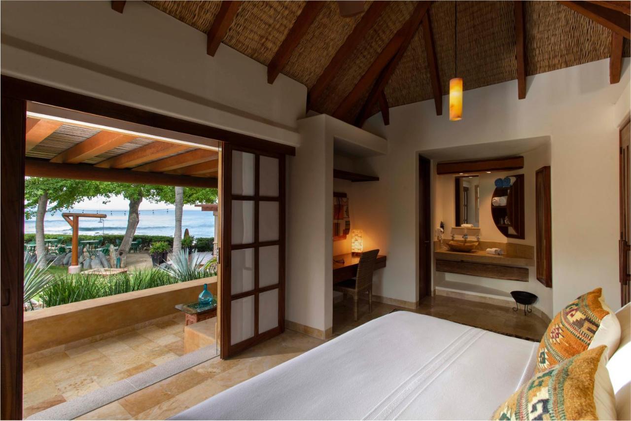 The Inn Manzanillo Bay 特隆戈内斯 外观 照片