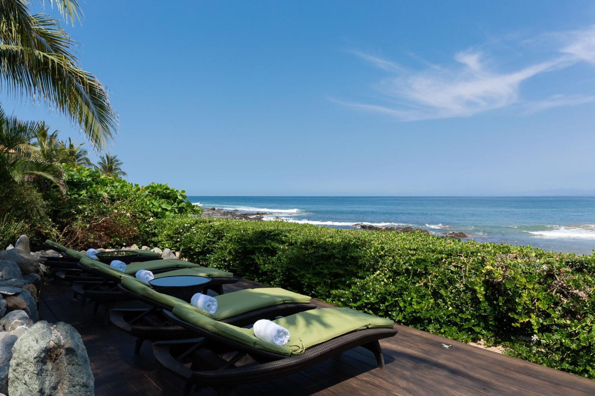 The Inn Manzanillo Bay 特隆戈内斯 外观 照片
