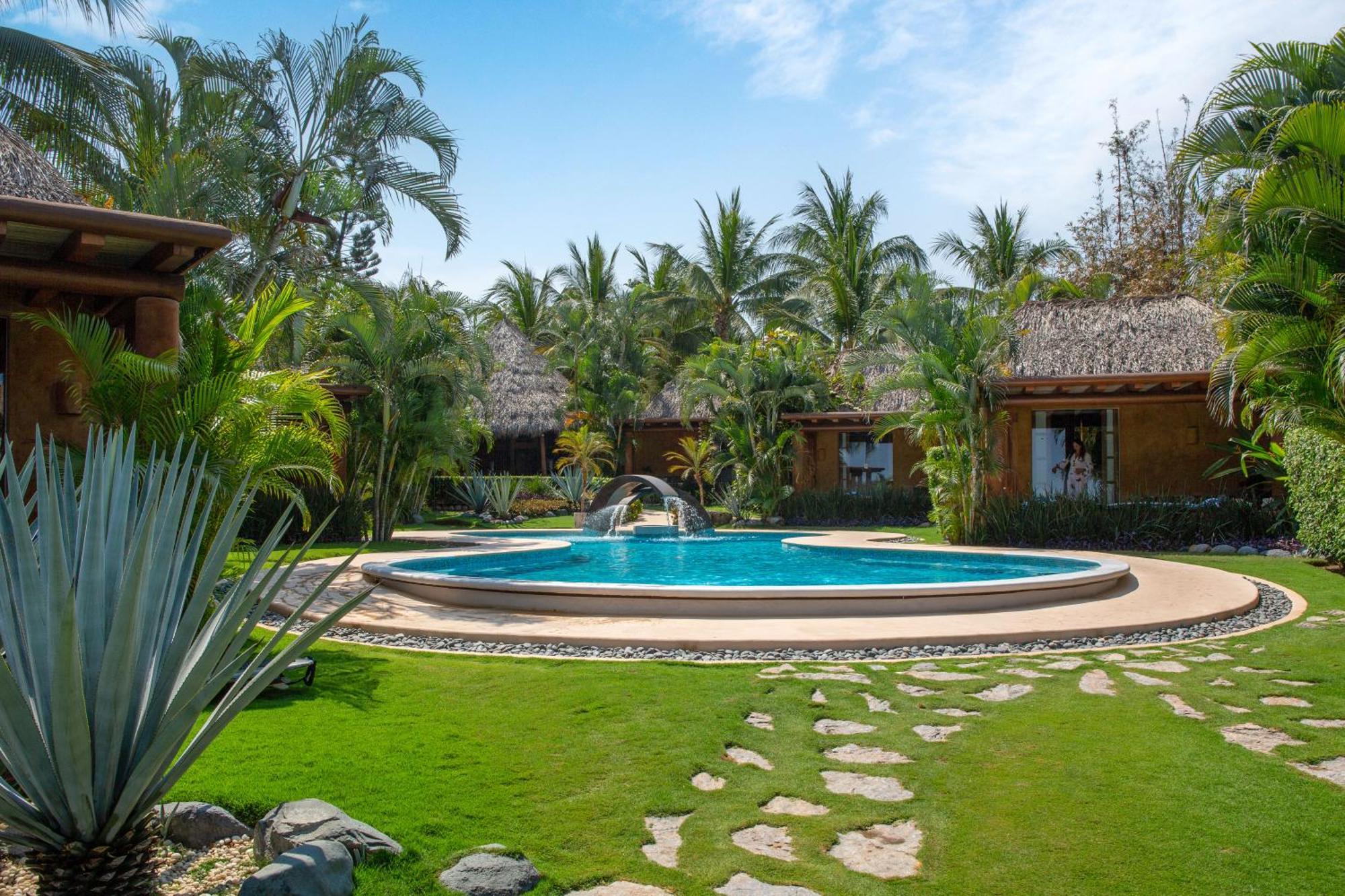 The Inn Manzanillo Bay 特隆戈内斯 外观 照片