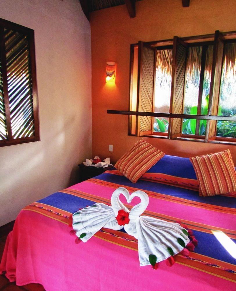 The Inn Manzanillo Bay 特隆戈内斯 外观 照片
