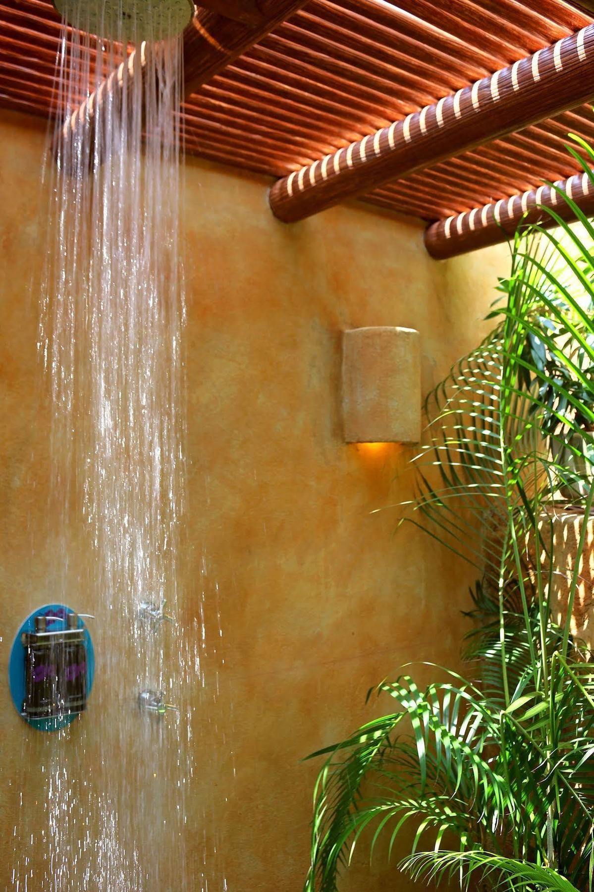 The Inn Manzanillo Bay 特隆戈内斯 外观 照片