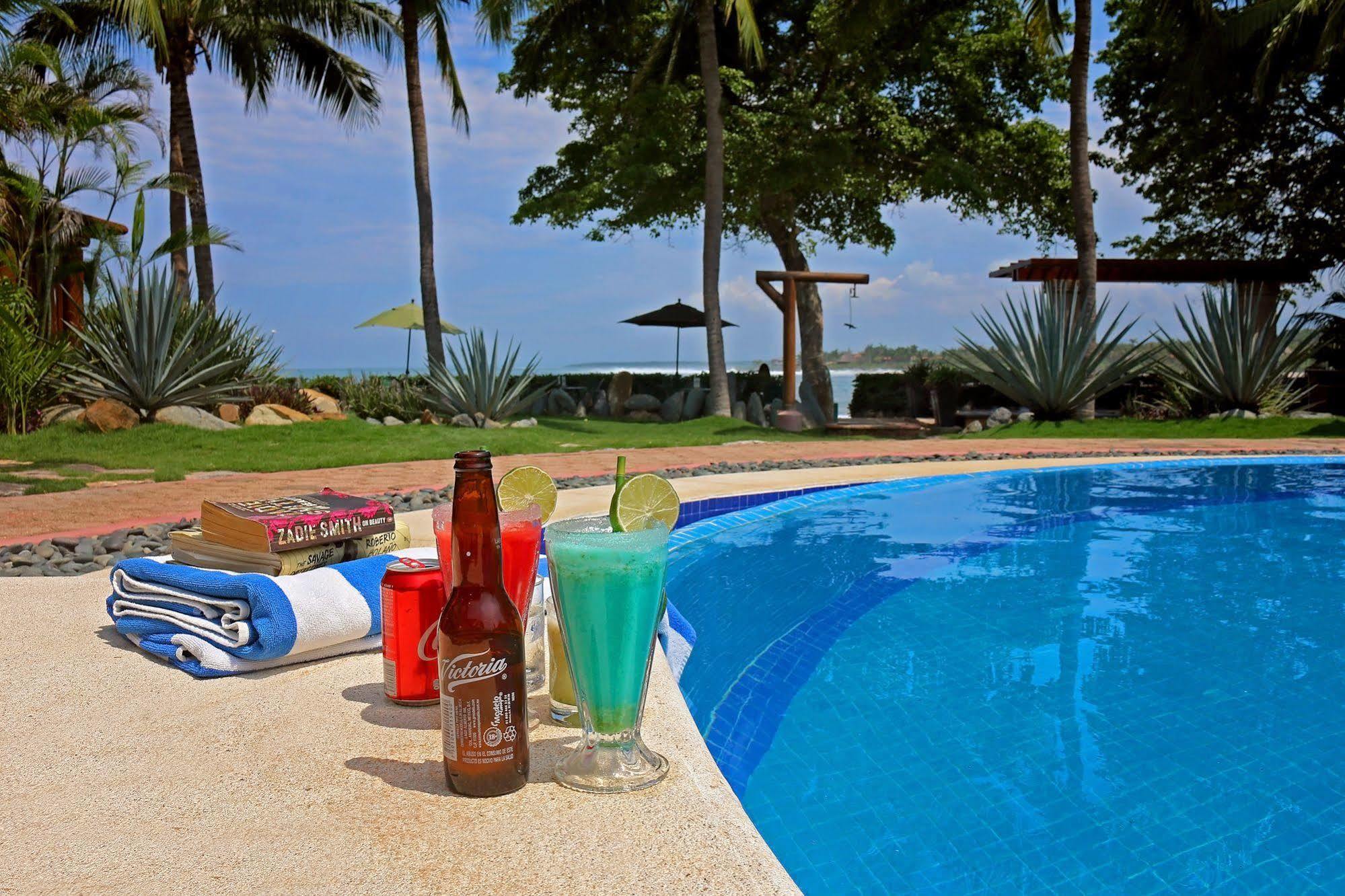 The Inn Manzanillo Bay 特隆戈内斯 外观 照片